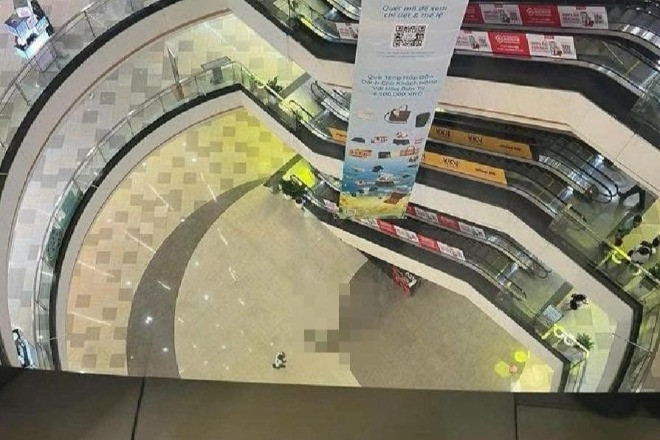 Thanh niên tử vong nghi rơi từ tầng cao Vạn Hạnh Mall