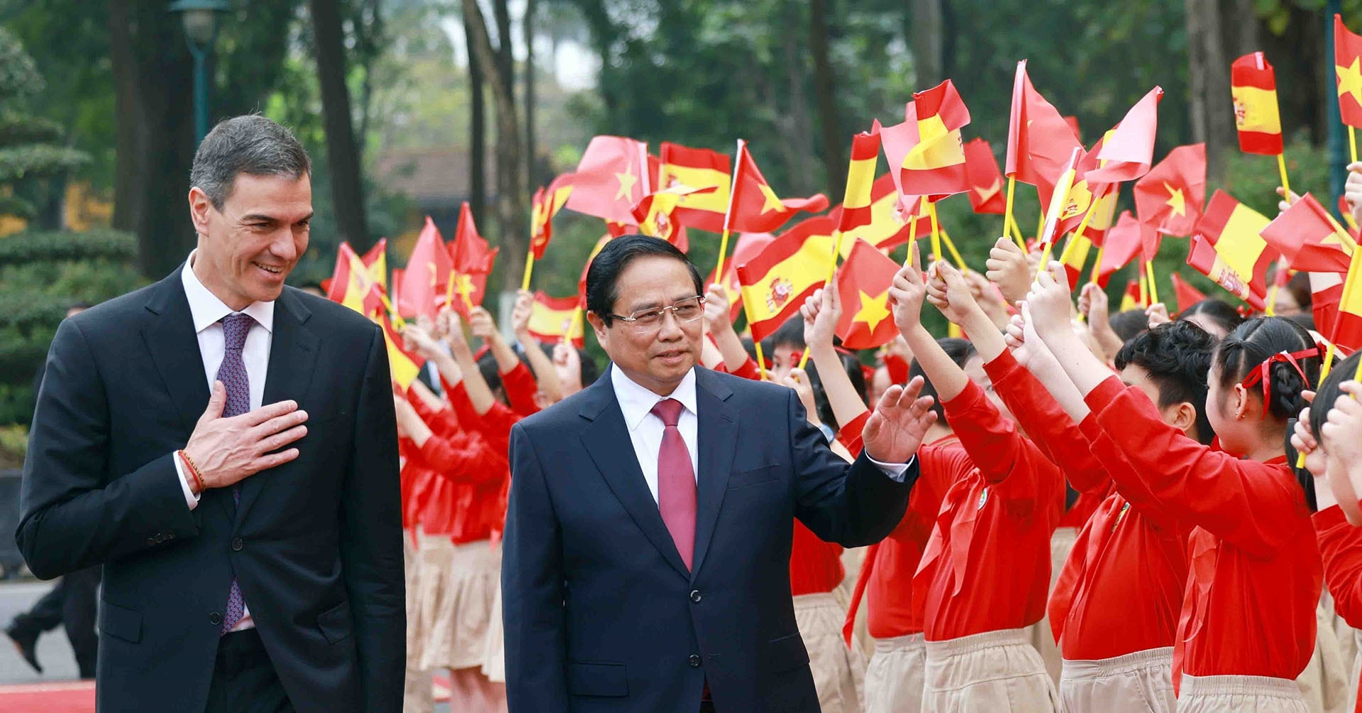 Thủ tướng Phạm Minh Chính đón Thủ tướng Tây Ban Nha thăm Việt Nam