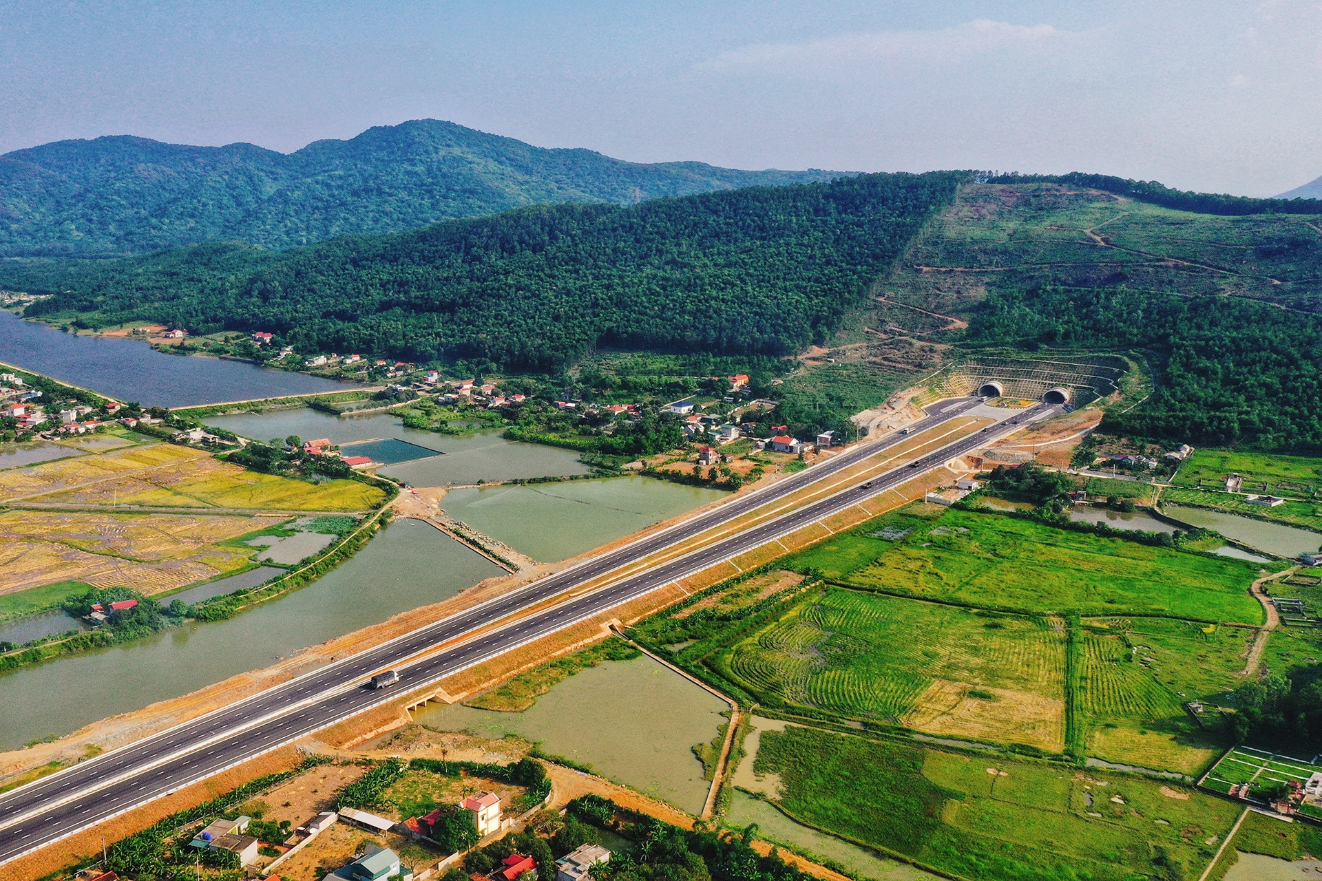 Thủ tướng yêu cầu mỗi dự án cao tốc phải có một thứ trưởng phụ trách