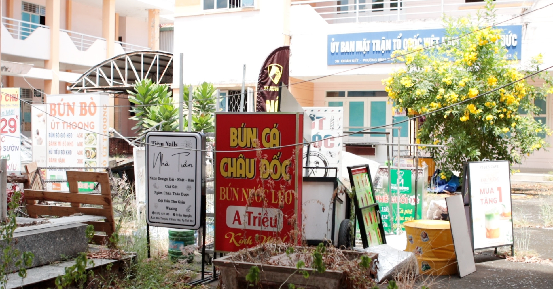 Trụ sở cấp quận bị bỏ hoang sau khi sáp nhập ở thành phố Thủ Đức