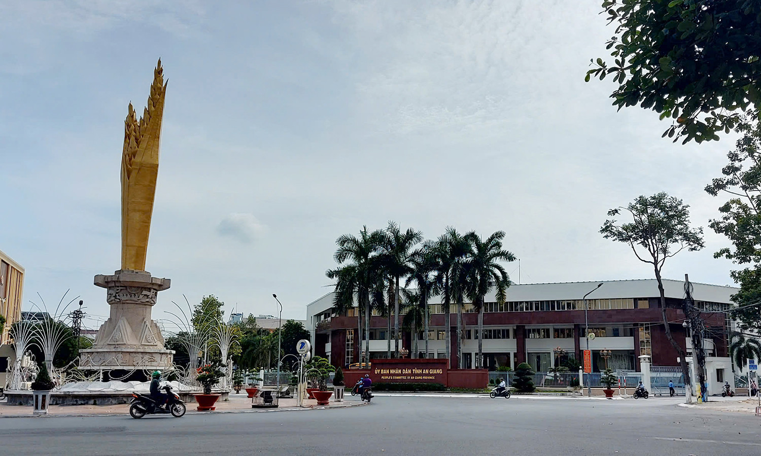 trụ sở UBND tỉnh An Giang.jpg