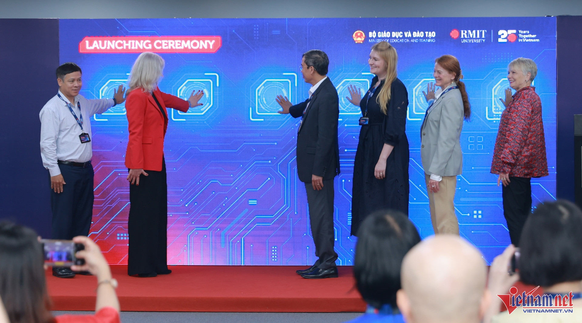 W-dien dan doi moi giao duc voi AI 2.jpg