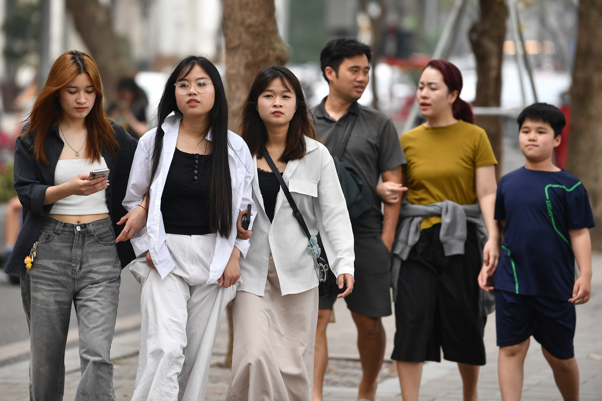 Dự báo thời tiết 2/5/2025: Miền Bắc nắng tăng nhiệt, Nam Bộ mưa lớn cục bộ