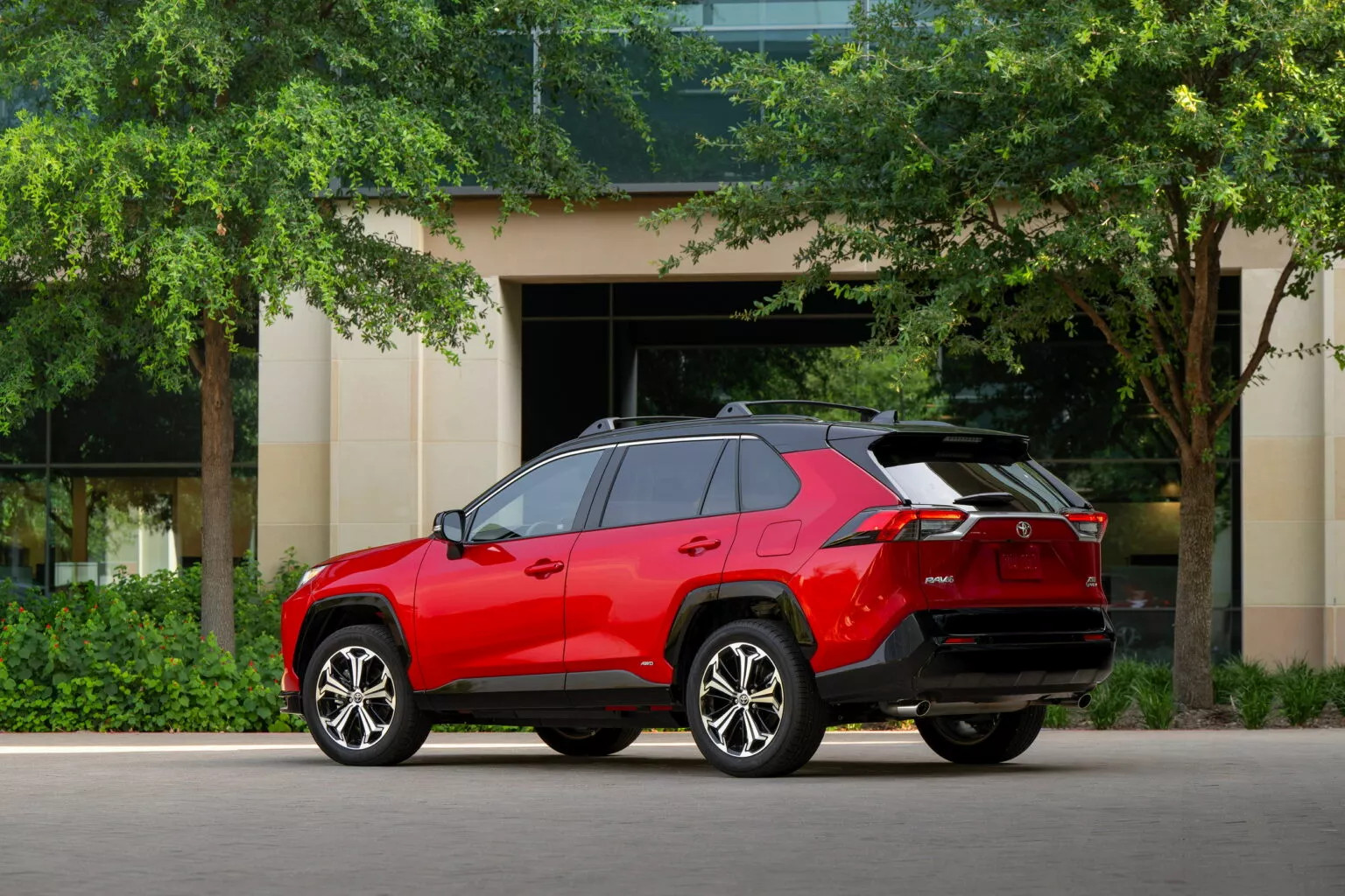 2025 Toyota RAV4 PHEV XSE Supersonic Red 6 1536x1024.webp