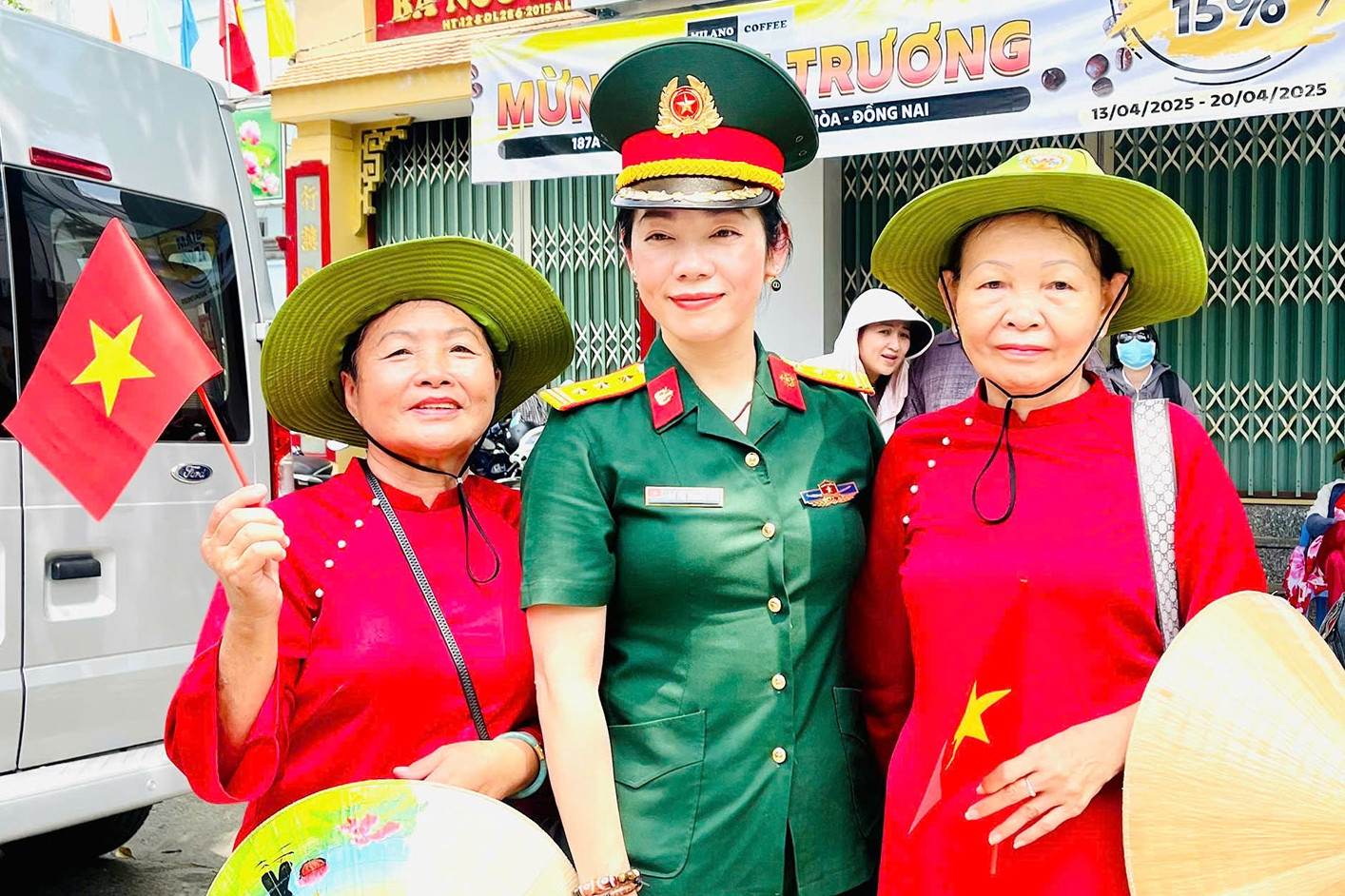 Nữ thượng tá thuyết minh diễu binh 30/4: Hôm nay tôi yên tâm để ốm