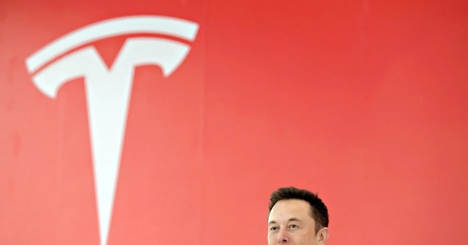 Ban quản trị Tesla muốn lật đổ CEO Elon Musk