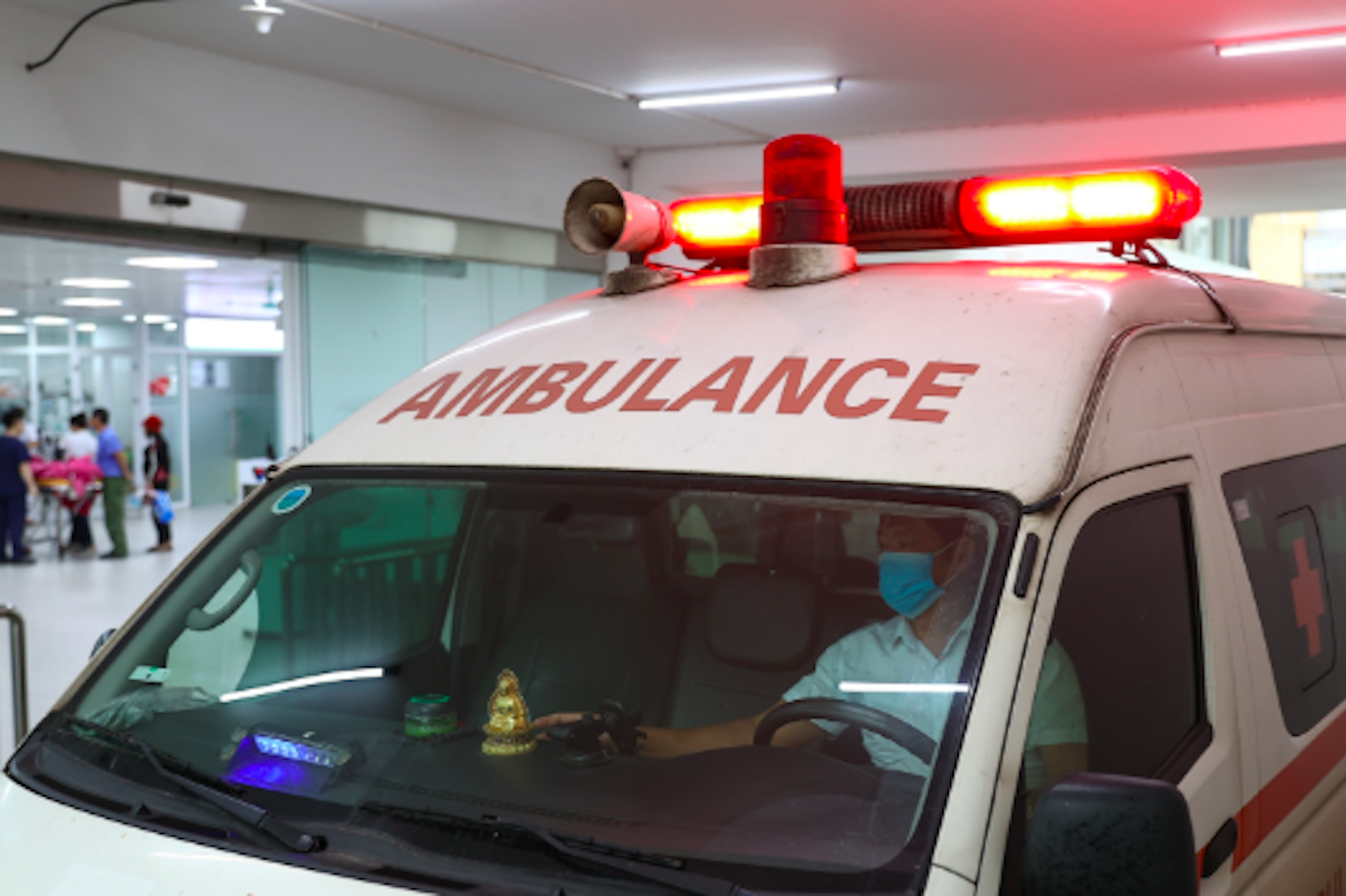 Báo động đỏ mổ khẩn cấp cứu hai mẹ con &amp;apos;9 phần tử vong&amp;apos;