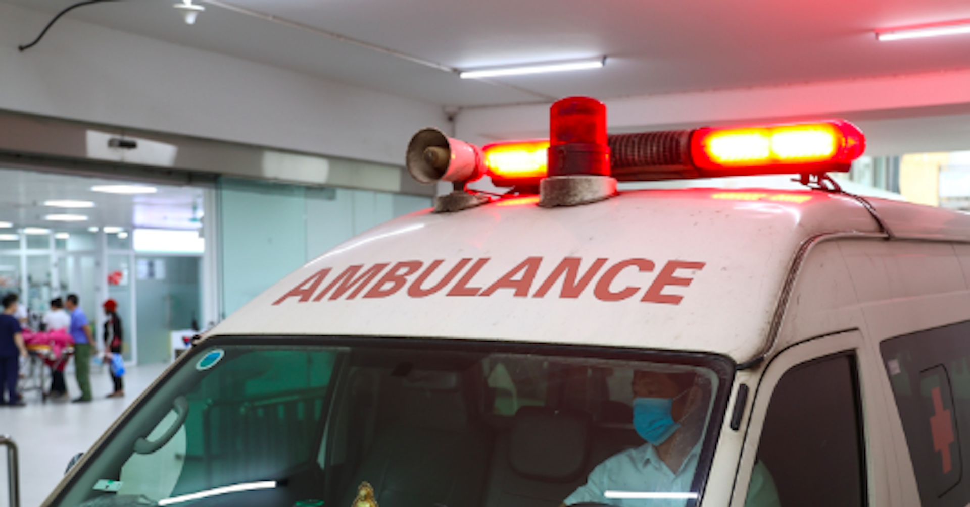 Báo động đỏ mổ khẩn cấp cứu hai mẹ con "9 phần tử vong"