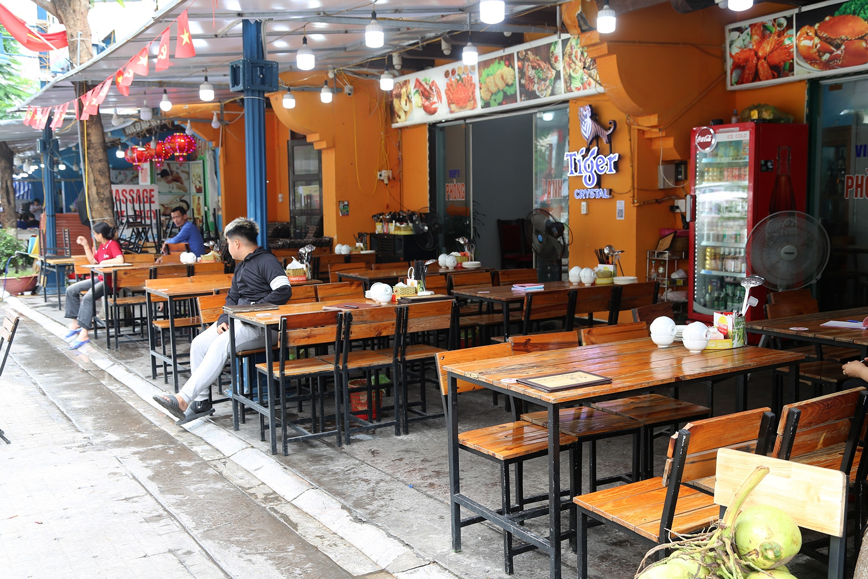 Cảnh khó tin ở thủ phủ du lịch Hạ Long dịp nghỉ lễ
