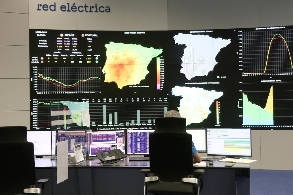Công ty điện Tây Ban Nha phủ nhận mất điện diện rộng do năng lượng tái tạo