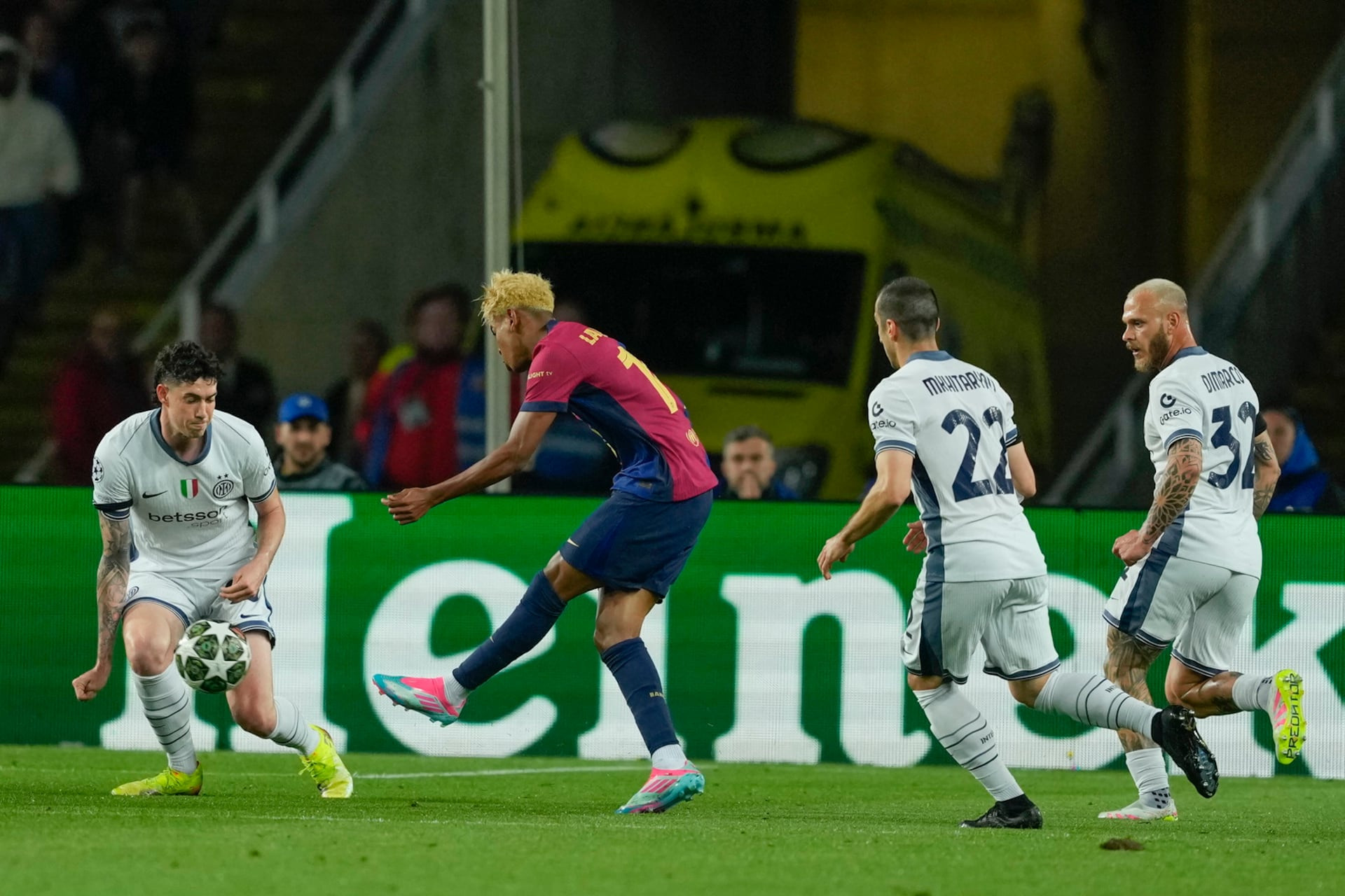 EFE. Lamine Yamal Barca Inter.jpg