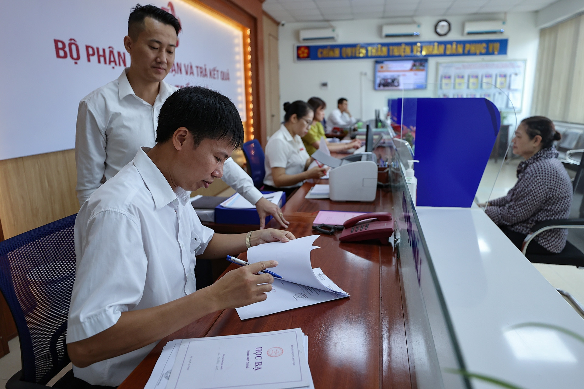 Lãnh đạo cấp huyện được ưu tiên về làm lãnh đạo xã, phường mới sau sáp nhập