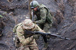 Nga đạt bước tiến ở Chasiv Yar, vùng miền nam Ukraine bị UAV bắn phá xuyên đêm