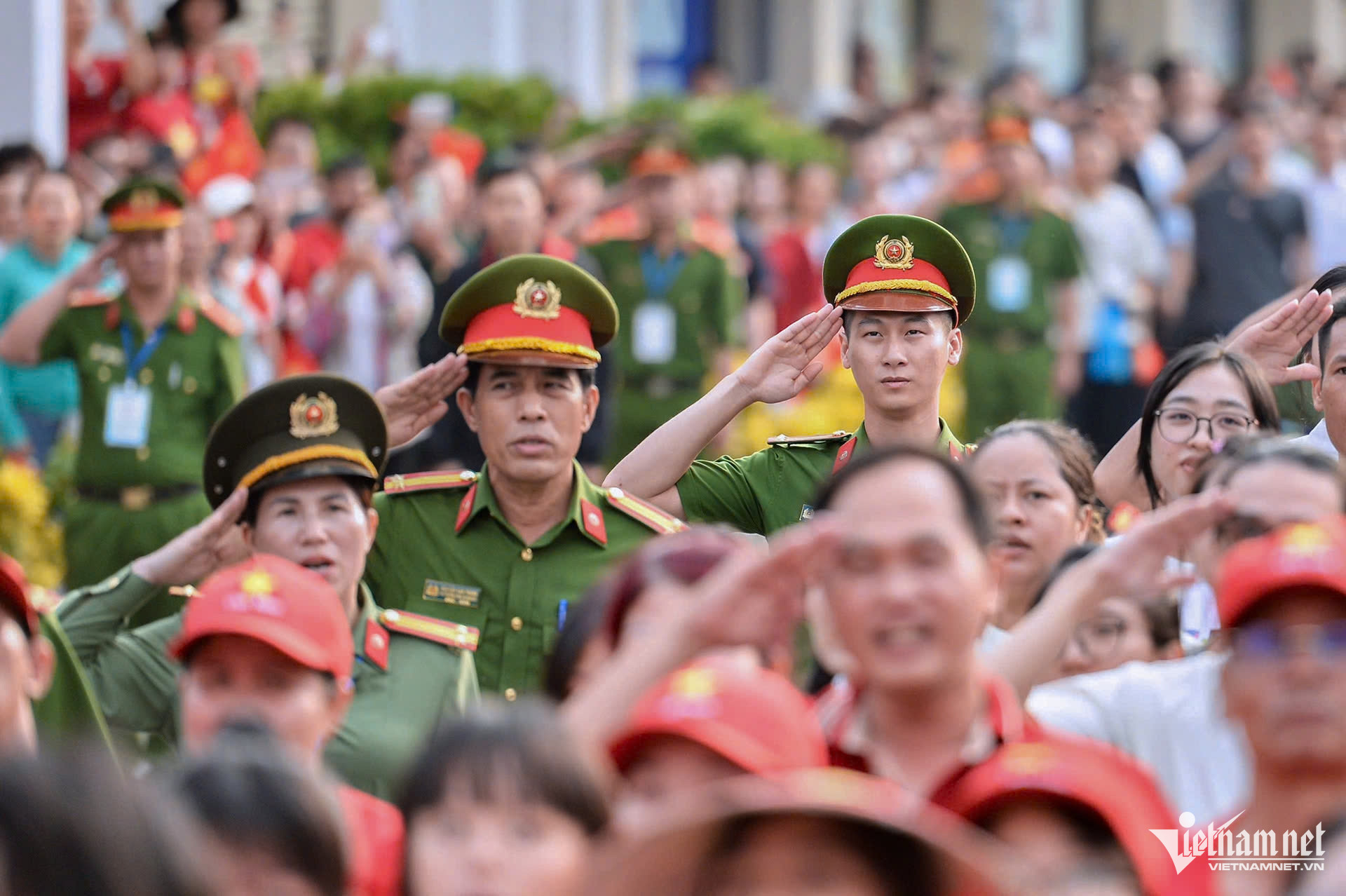 W-chào cờ 2.jpg