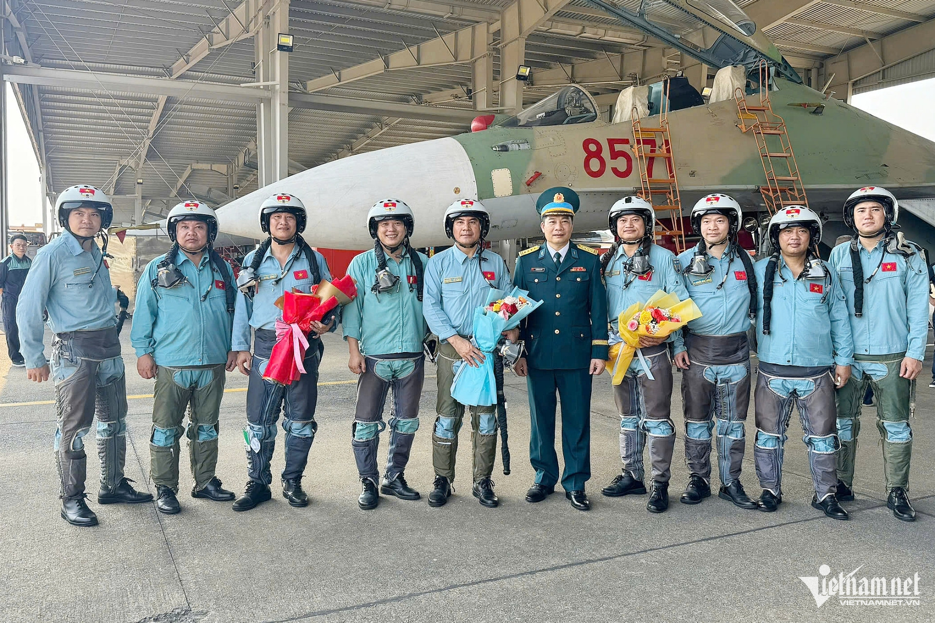 W-phi cong.jpg