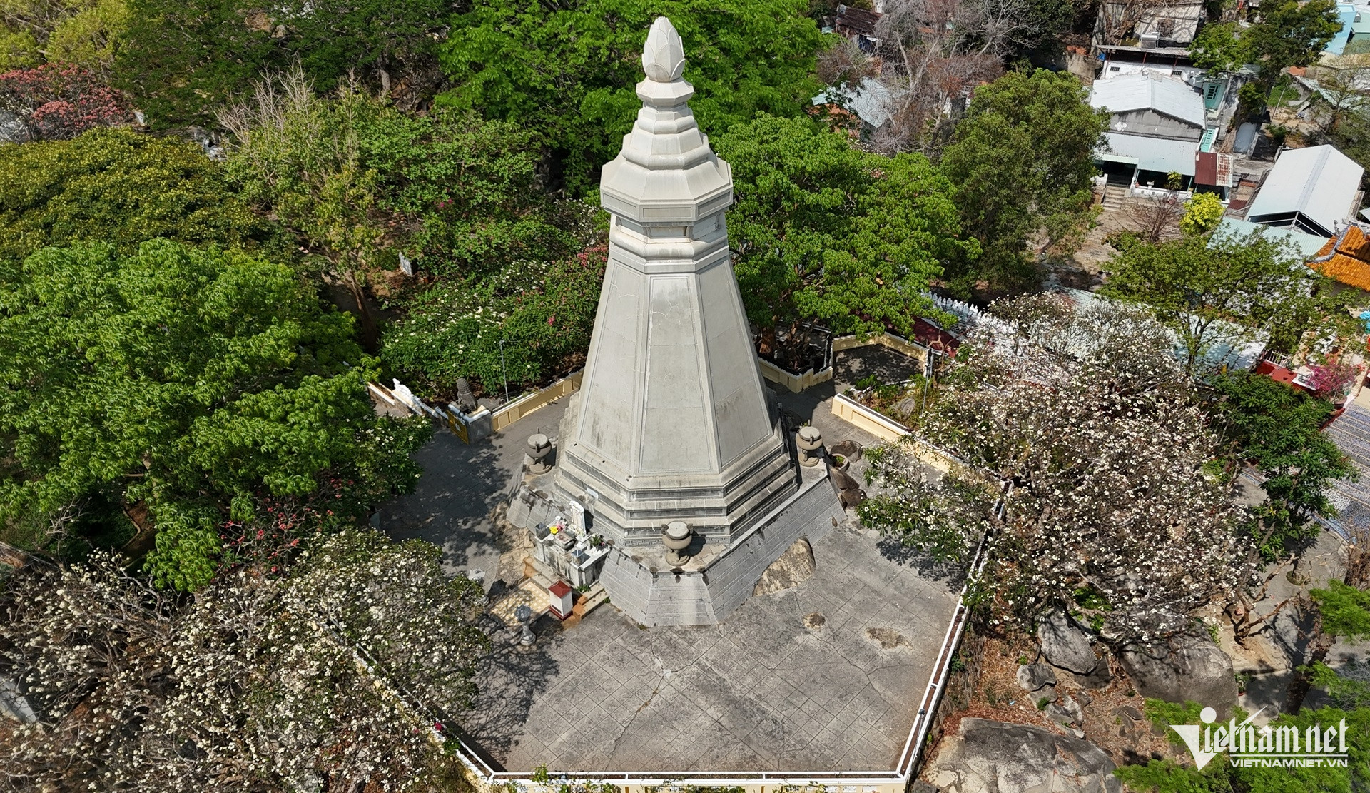 W-thích ca phật đài ở vũng tàu 1.JPG.jpg
