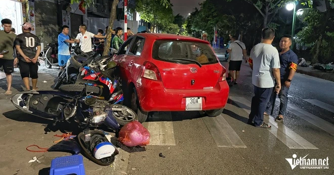 Bản tin sáng 10/5: Hiện trường ngổn ngang ô tô tông liên hoàn 6 xe máy ở Hà Nội
