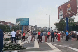 Cảnh tượng chưa từng thấy sau vụ tai nạn giao thông giữa ngã tư