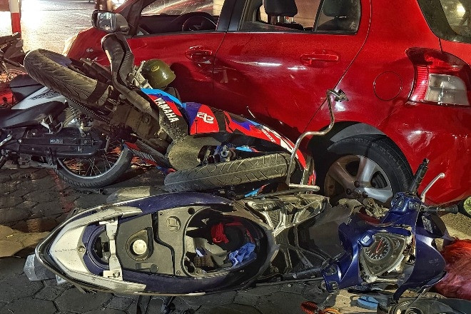 Đã xác định được tài xế ô tô tông liên hoàn 6 xe máy ở Hà Nội