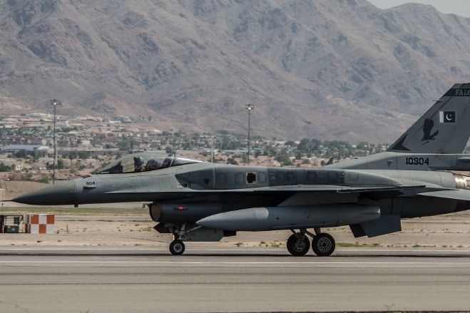 Vì sao Pakistan không thể sử dụng máy bay F-16 khi không chiến với Ấn Độ?