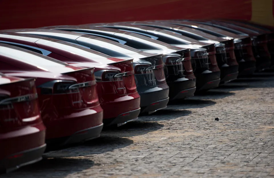 2015 shows tesla model s.webp