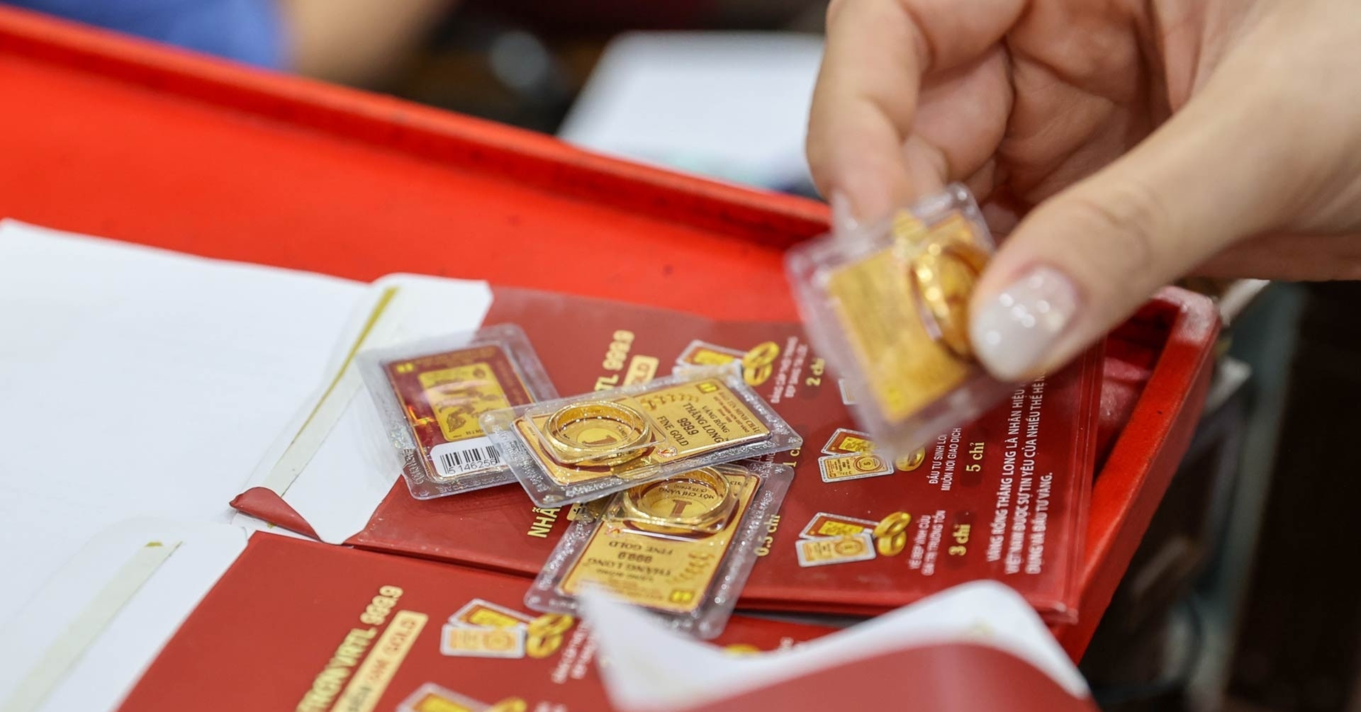 Giá vàng hôm nay 12/5/2025: SJC và nhẫn tiếp đà lao dốc, về mốc 120 triệu đồng