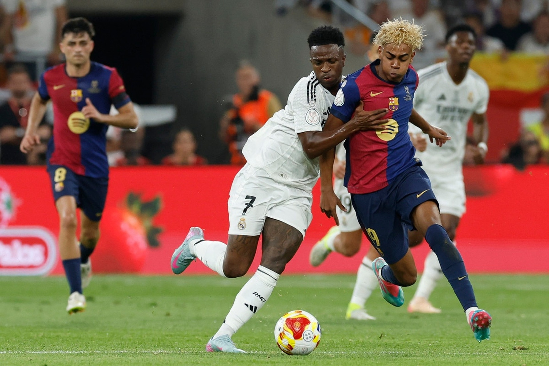 Barca bất an đấu Real Madrid: Lấy tinh thần Yamal để chiến thắng