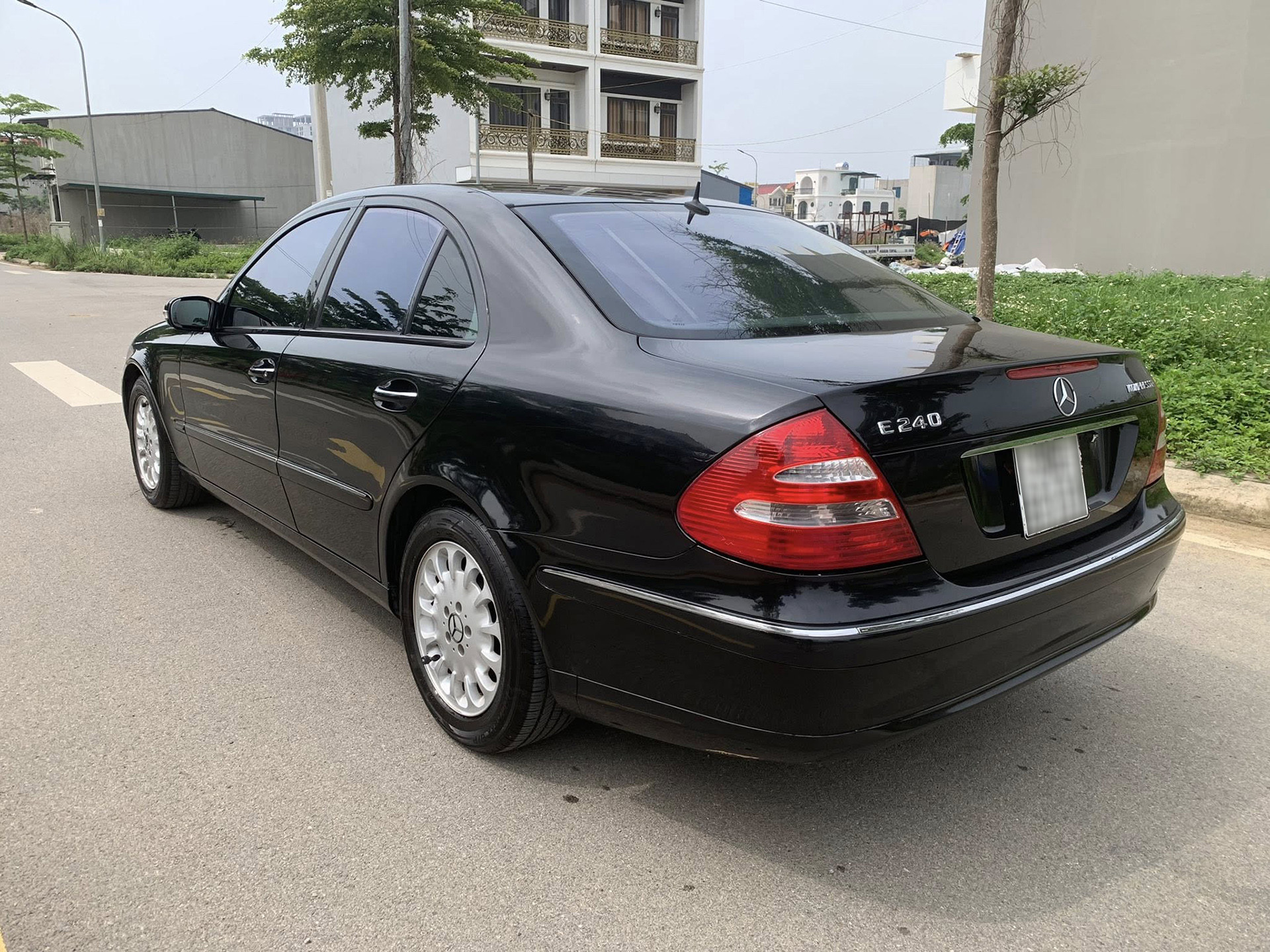 e240 cu 2.jpg