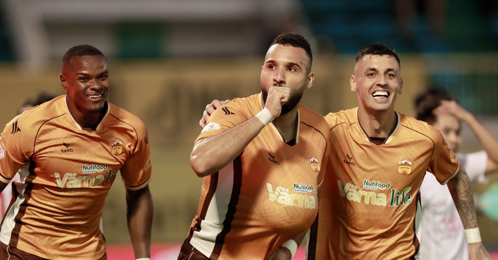 HAGL lại khiến V-League… tuyệt đối điện ảnh