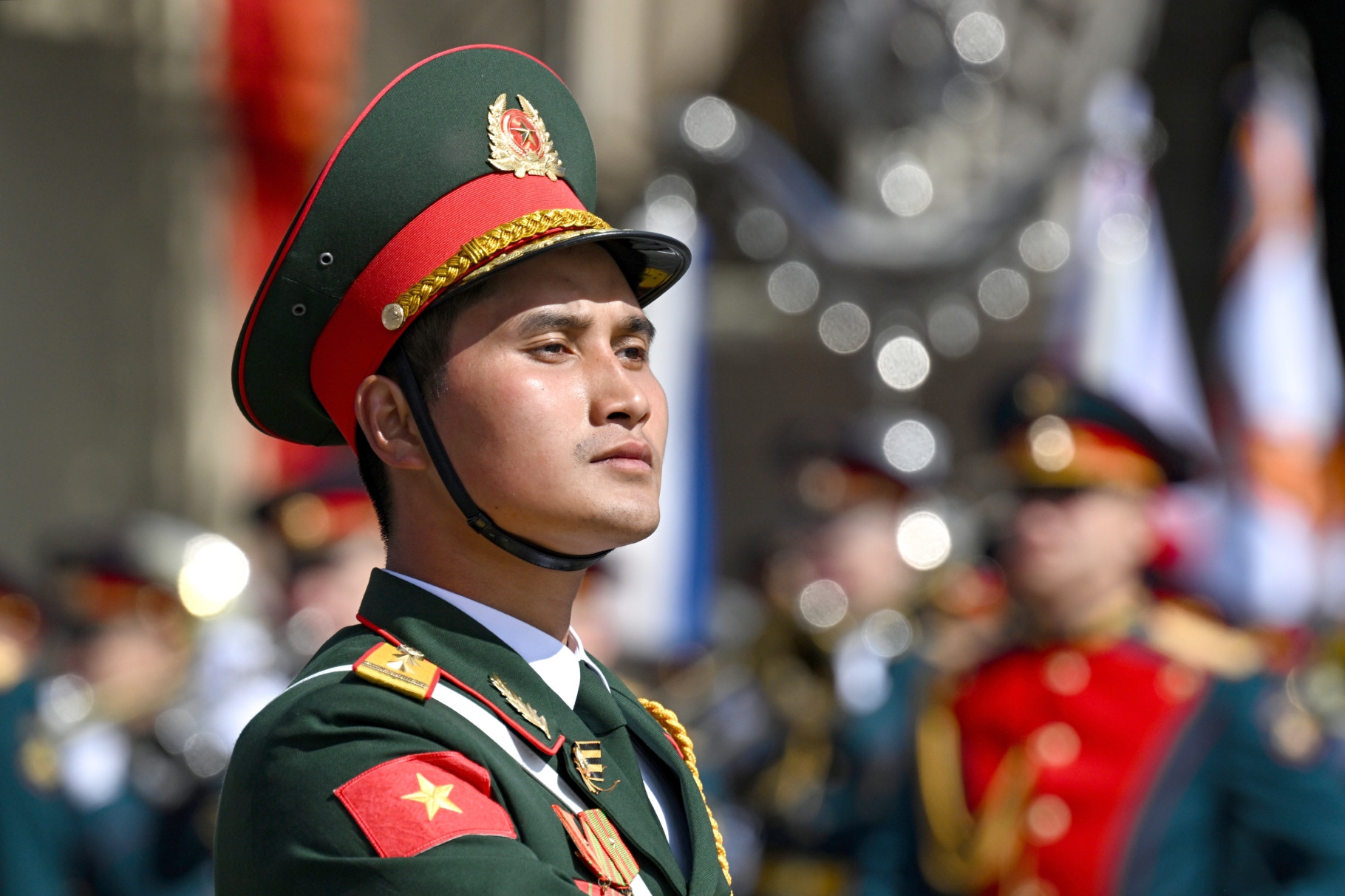 Khối trưởng duyệt binh của Việt Nam nói về khoảnh khắc bắt tay Tổng thống Putin