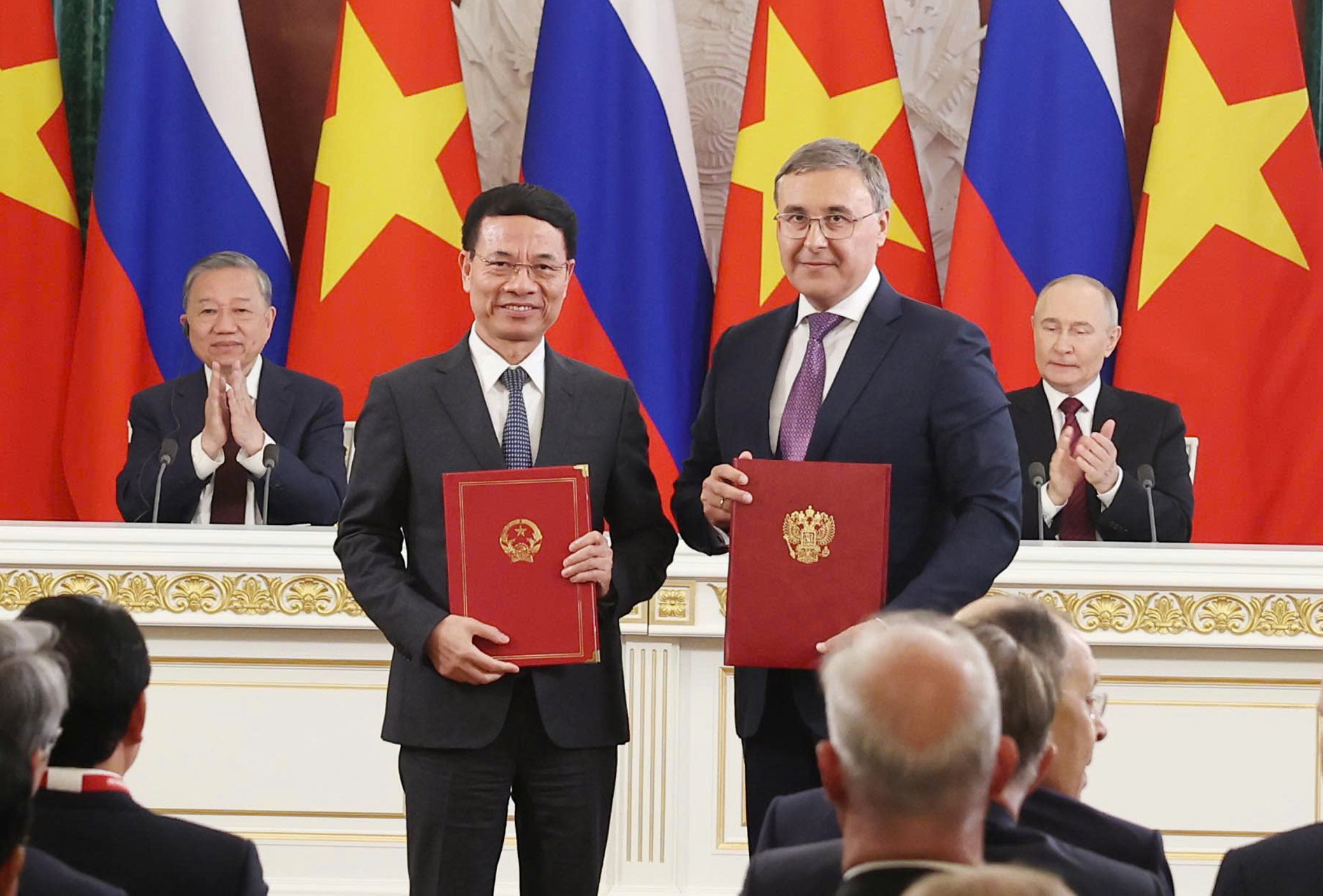 Nguyen Manh Hung.jpg