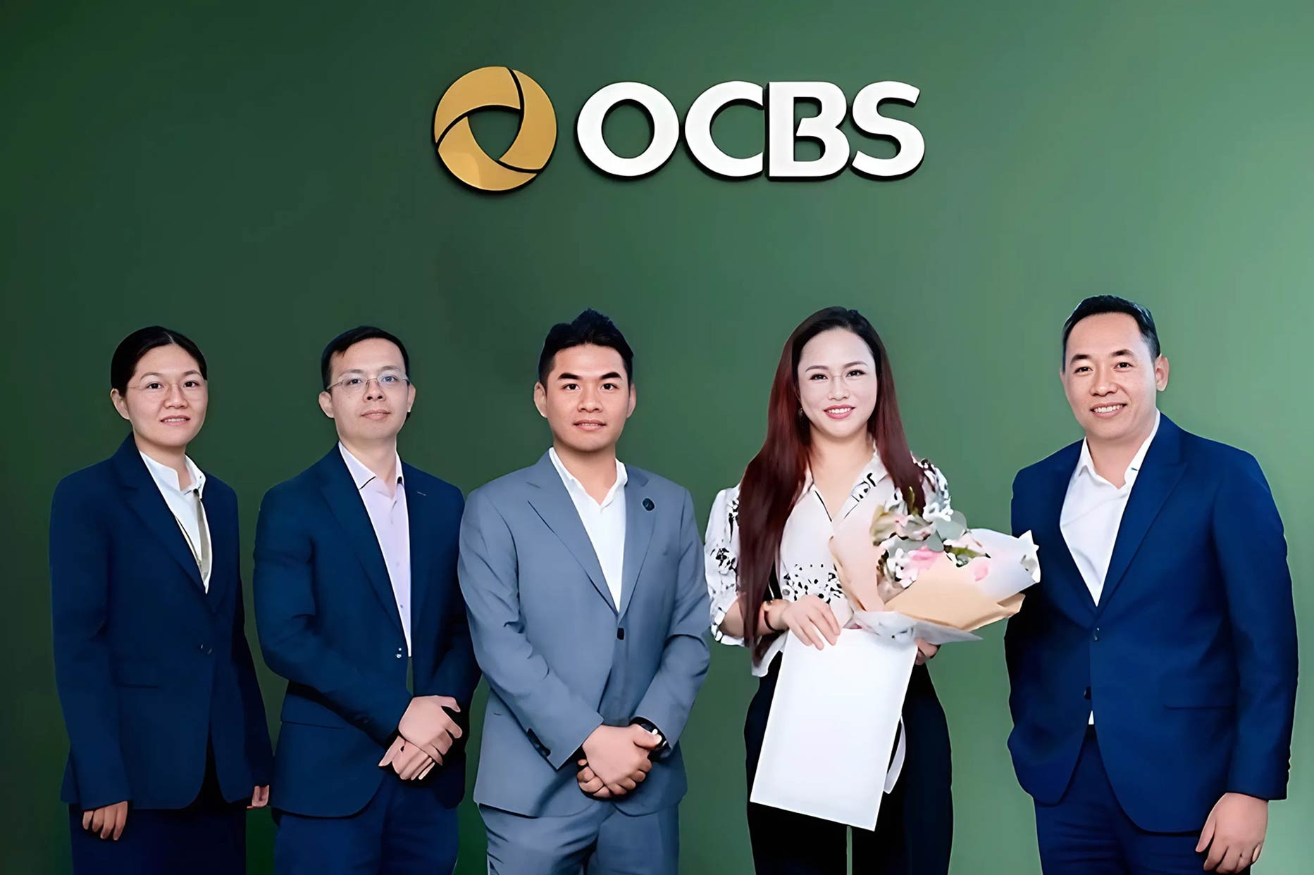 Ông Đào Nam Hải bị tạm đình chỉ chức vụ; hoa hậu làm sếp công ty chứng khoán