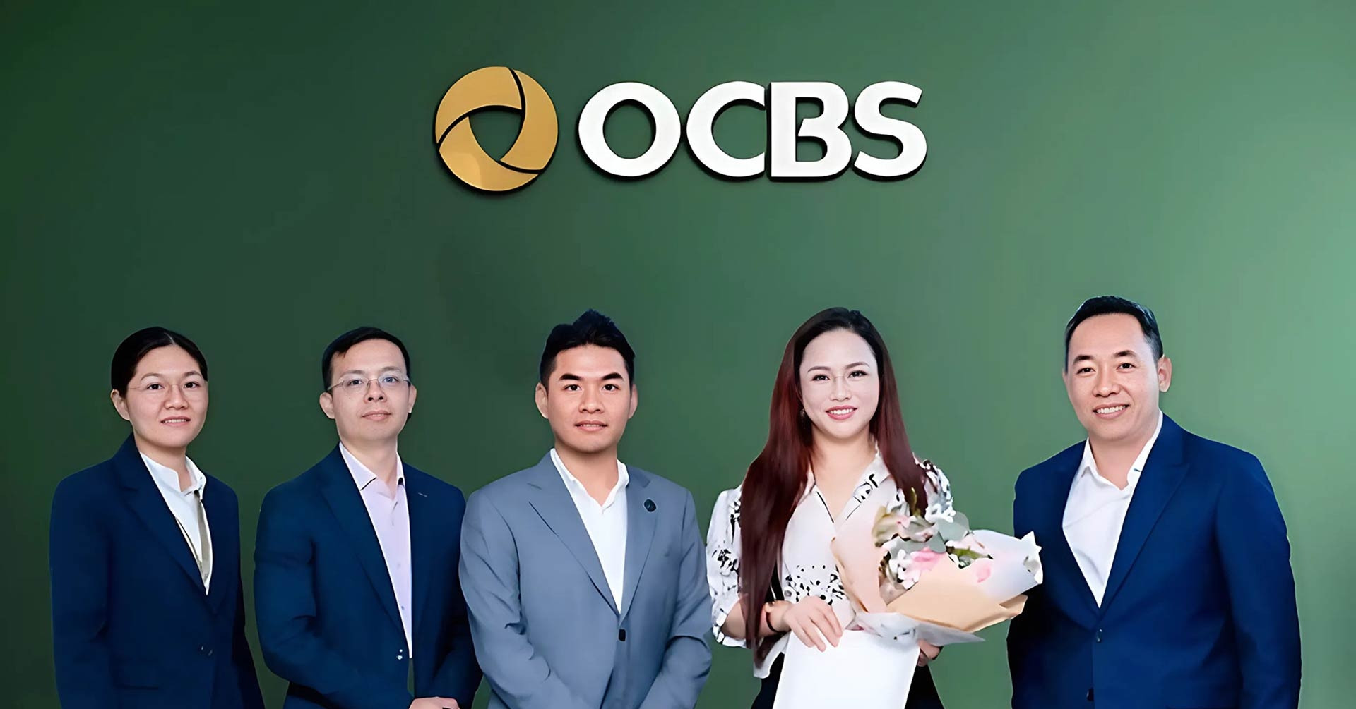 Ông Đào Nam Hải bị tạm đình chỉ chức vụ; hoa hậu làm sếp công ty chứng khoán