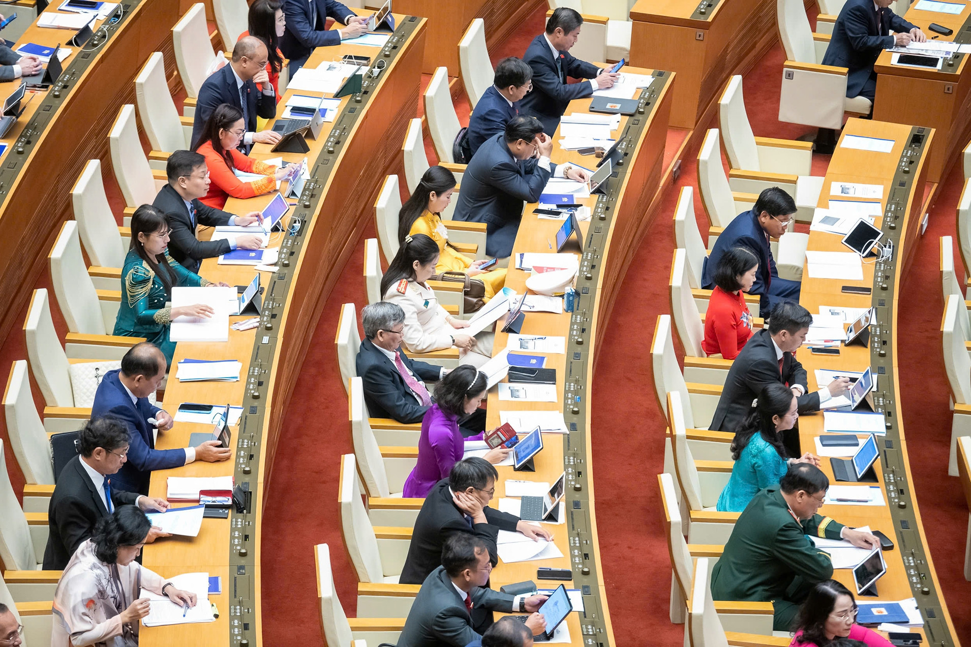 Quốc hội thảo luận rút ngắn 3 tháng nhiệm kỳ khóa 15, bầu cử sớm