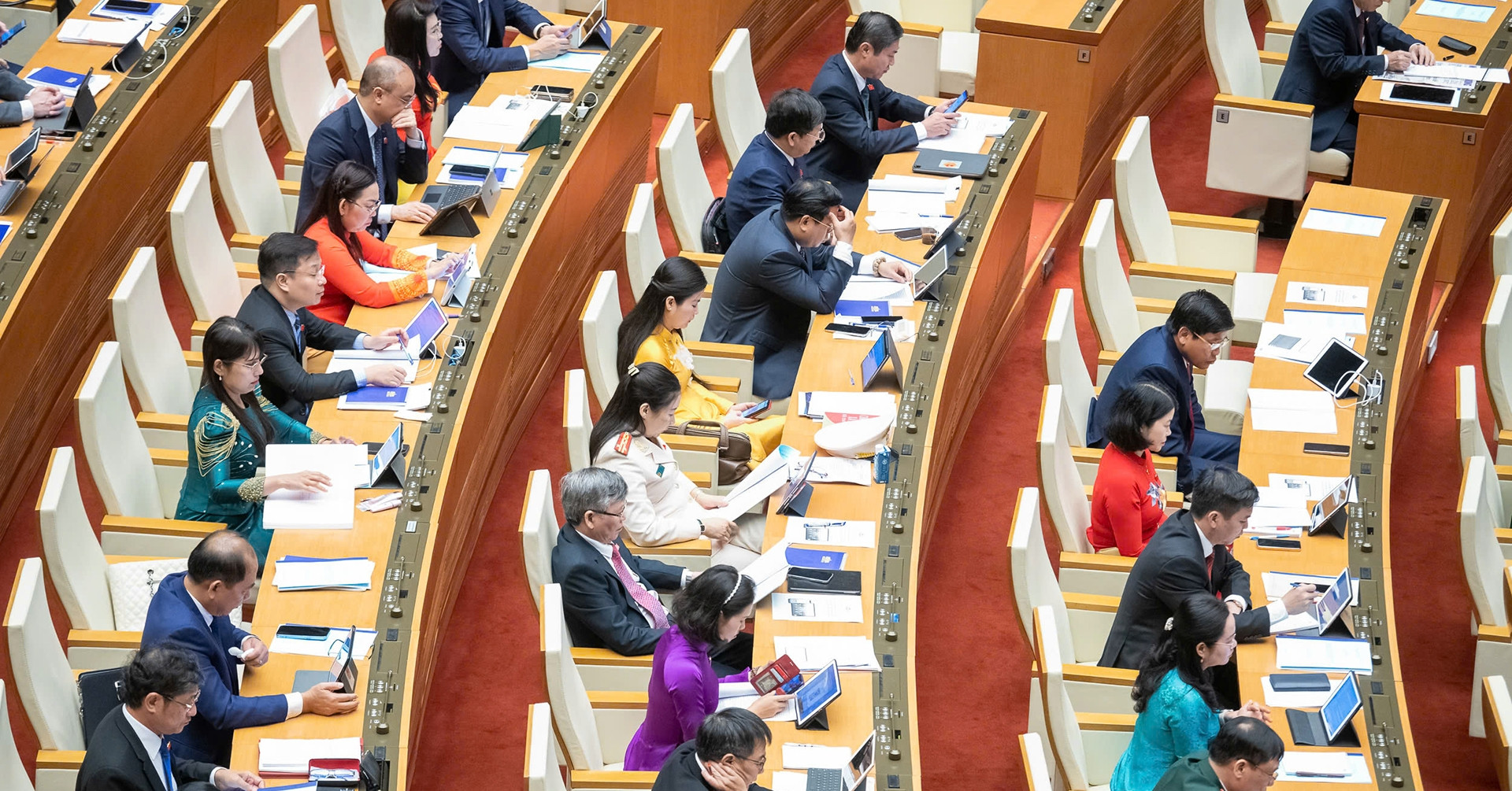 Quốc hội thảo luận rút ngắn 3 tháng nhiệm kỳ khóa 15, bầu cử sớm