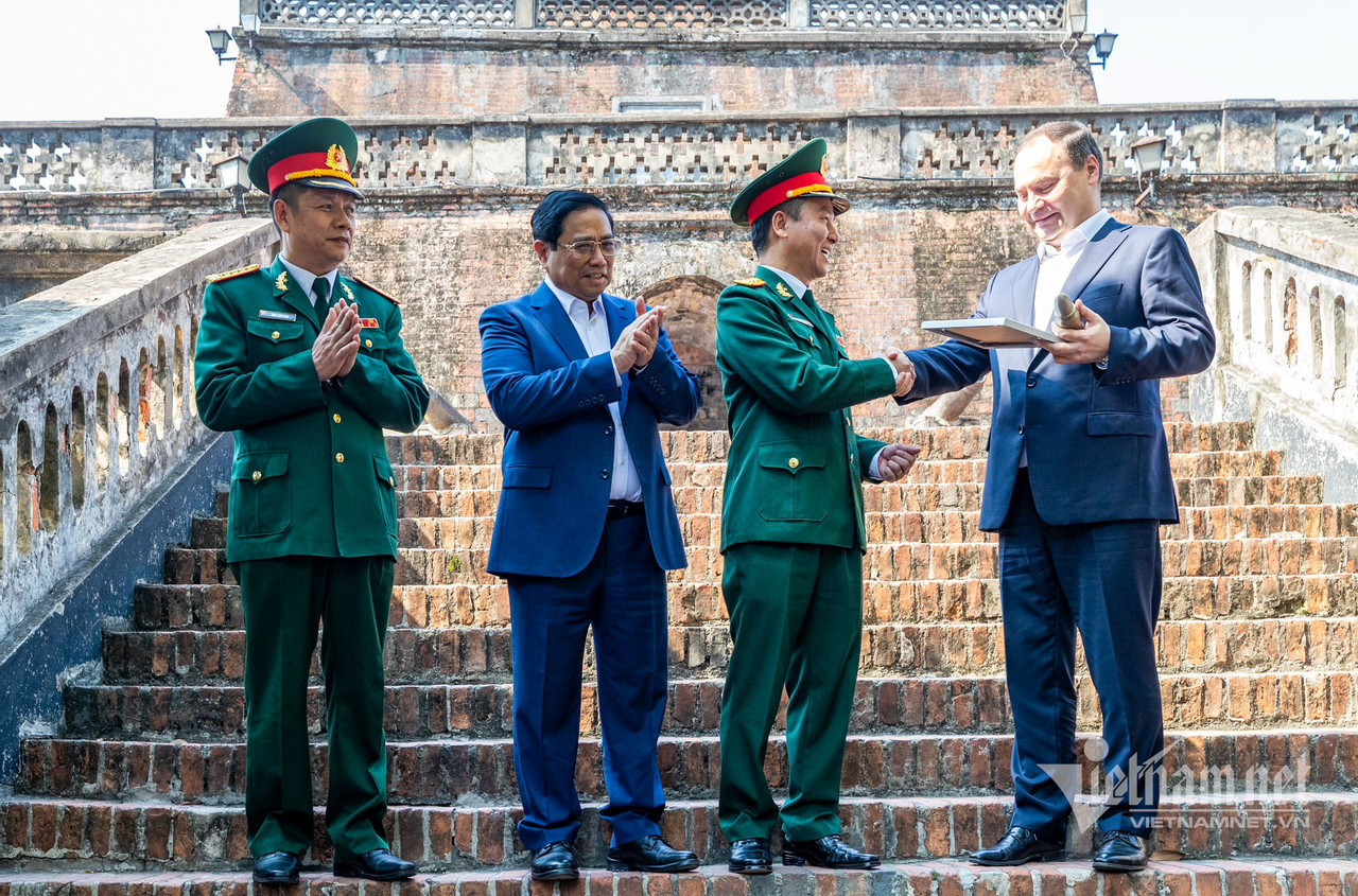 roman golovchenko cot co 3 593 3191.jpg