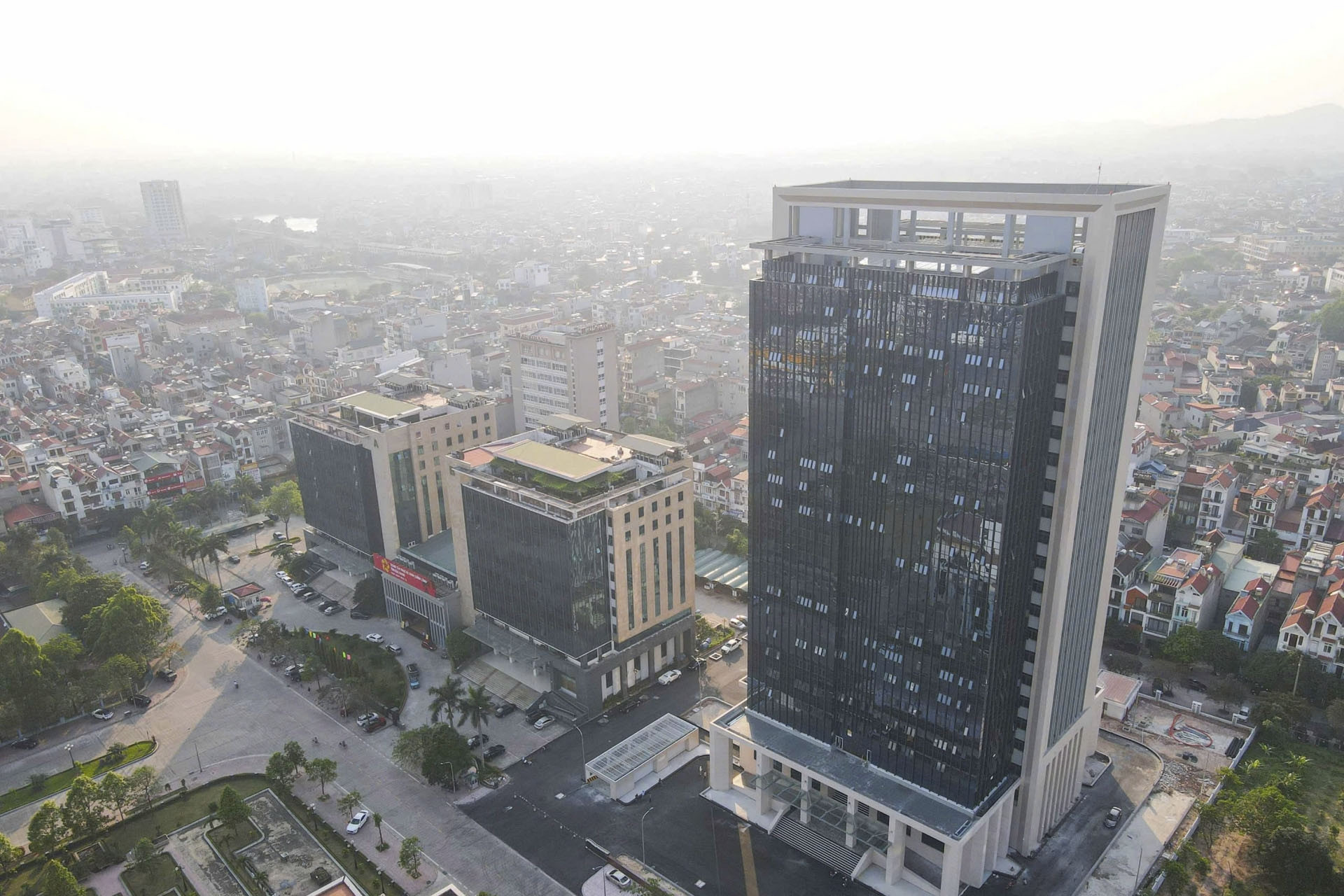 Tòa nhà 700 tỷ, nơi làm việc của nhiều sở ở Bắc Giang