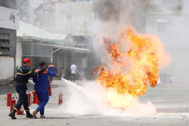 TPHCM tập huấn phòng cháy chữa cháy cho 200 tài xế xe bồn, nhân viên cây xăng