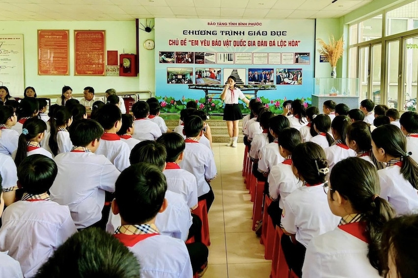 Trước kỳ thi một đêm lộ đề môn Toán trên mạng, hơn 600 học sinh phải thi lại