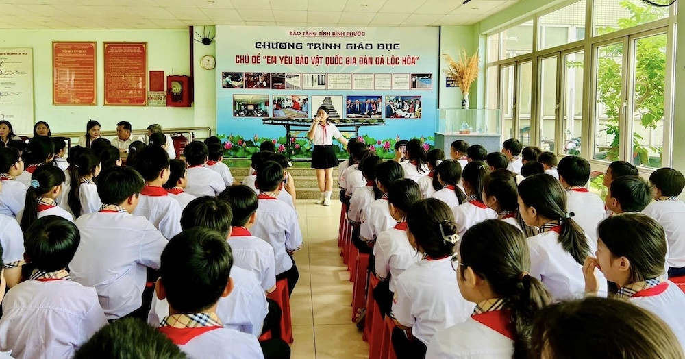 Trước kỳ thi một đêm lộ đề môn Toán trên mạng, hơn 600 học sinh phải thi lại