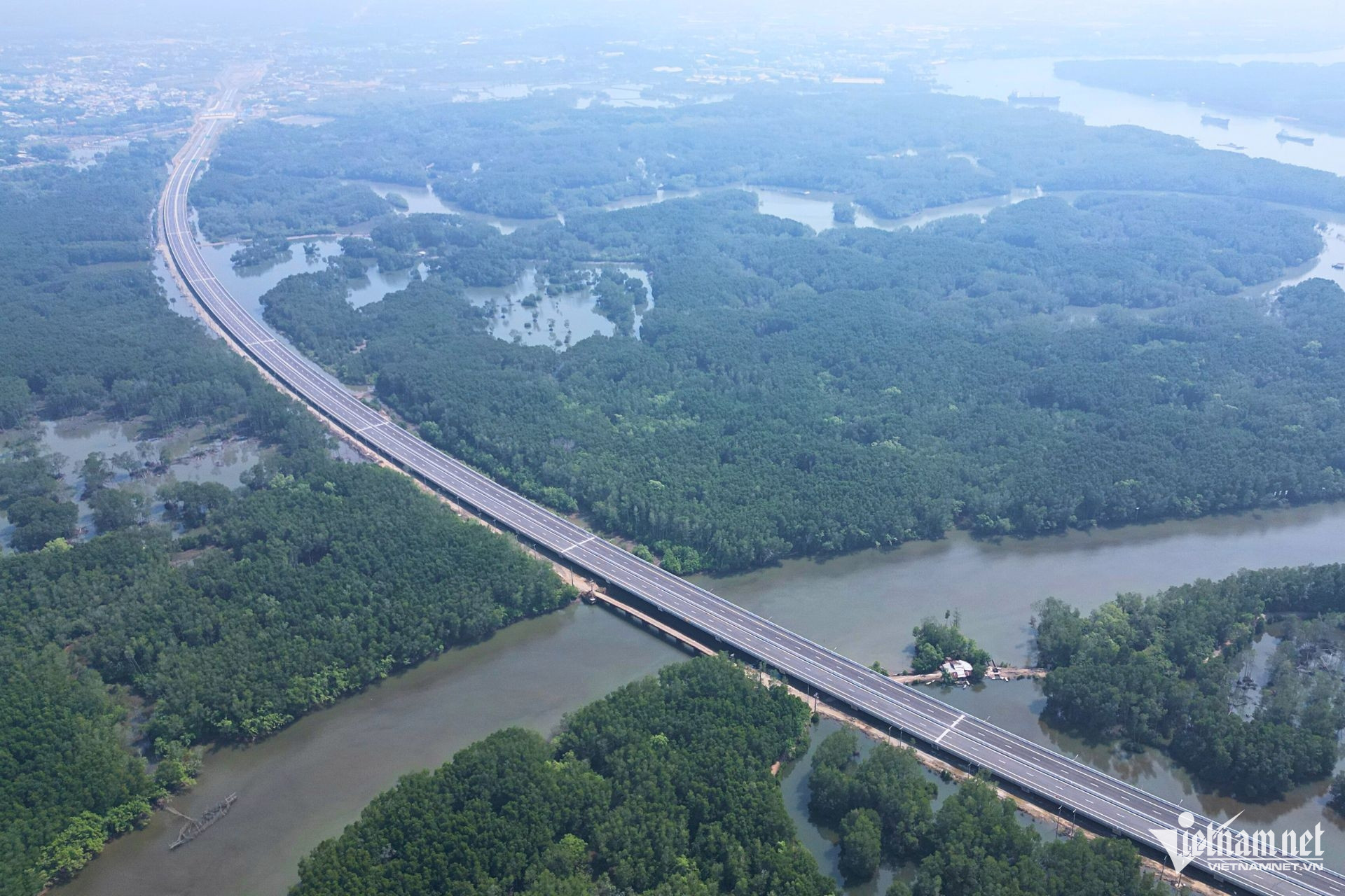 W-cao toc ben luc long thanh15.jpg