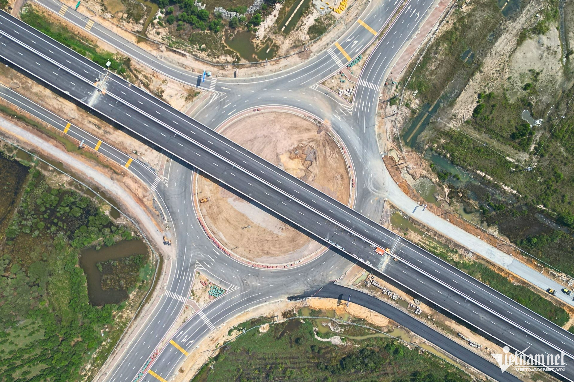 W-cao toc ben luc long thanh2.jpg