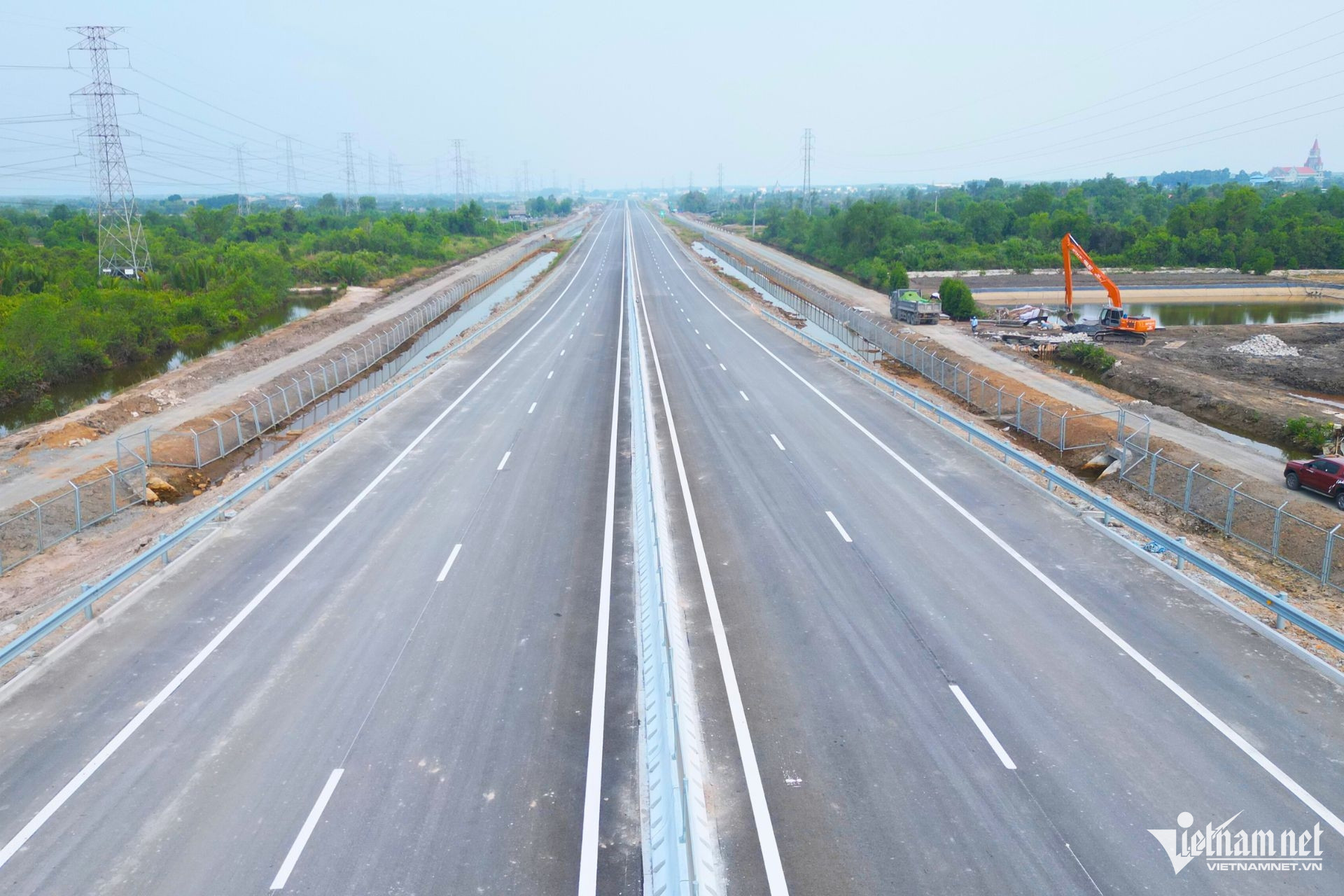 W-cao toc ben luc long thanh4.jpg