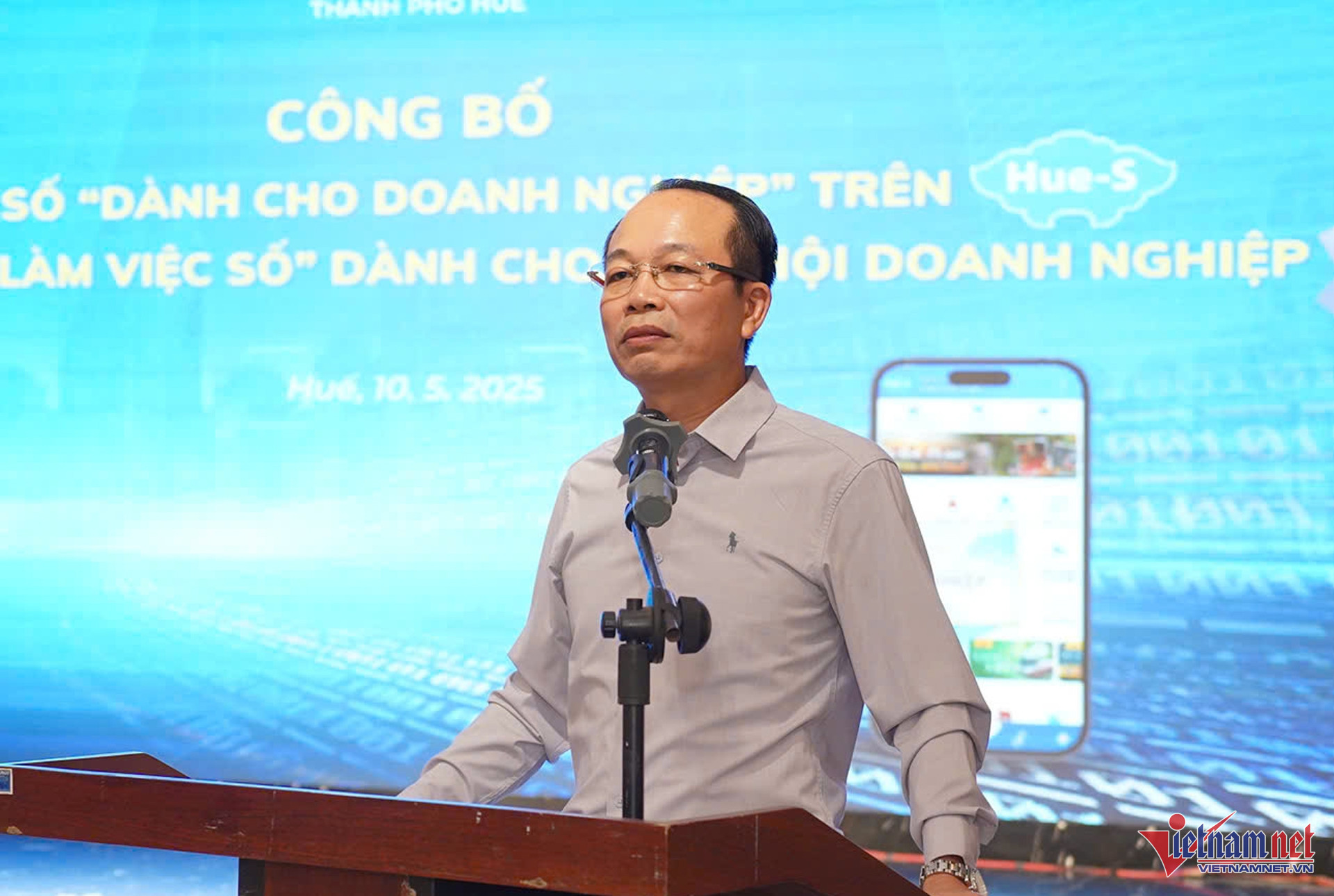 W-lanh dao UBND thanh pho Hue 001.jpg