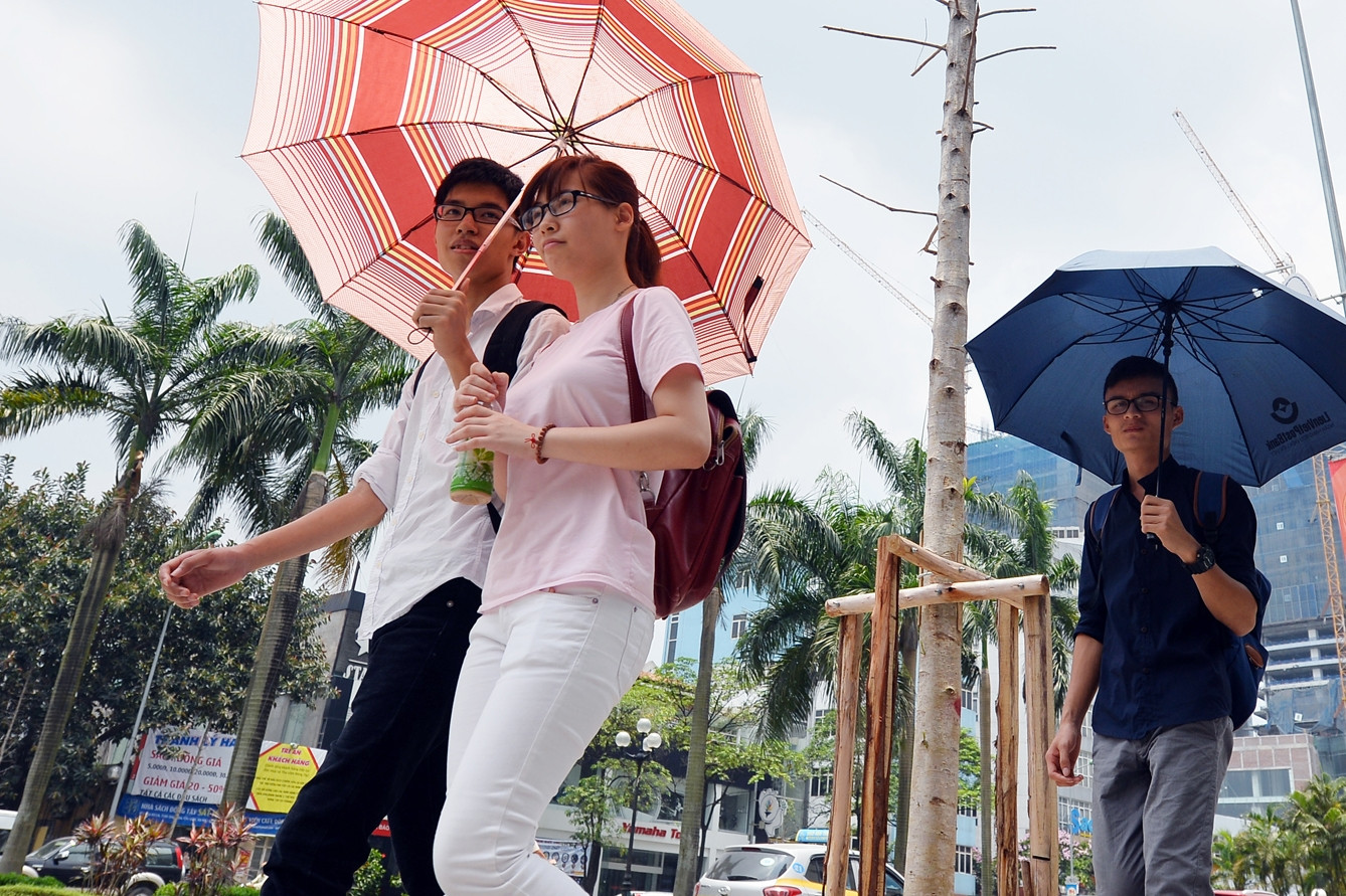 Dự báo thời tiết 13/5/2025: Hà Nội nắng đến 32 độ, lại sắp mưa giông sầm sập