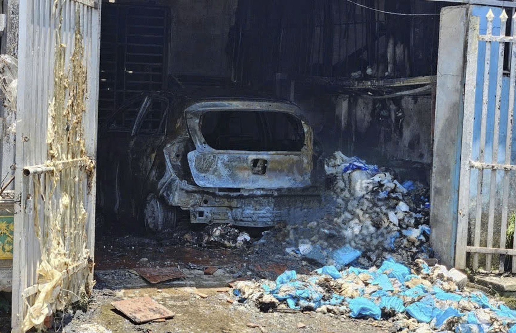 Cháy lớn thiêu rụi 3 căn nhà tại Thái Nguyên