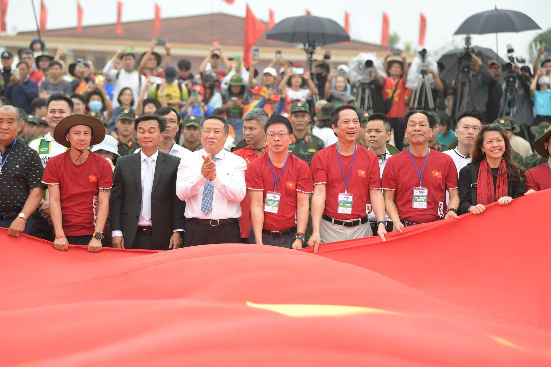 Đại diện SABECO tham gia Lễ thượng cờ Tiền Phong Marathon lần thứ 66 tại Quảng Trị vào tháng 3.2025.jpg