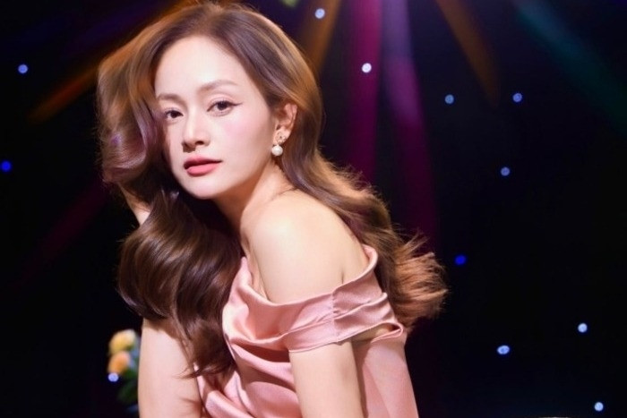 Diễn viên Lan Phương quá gợi cảm, NSƯT Chiều Xuân trẻ đẹp không nhận ra