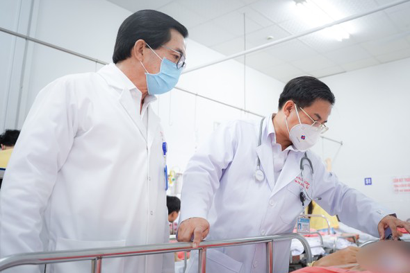 Đoàn khách 24 người gặp nạn: 4 trường hợp phải đi cấp cứu