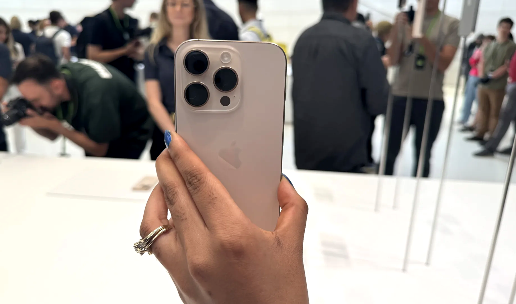 iPhone 16 Pro Mashable.png